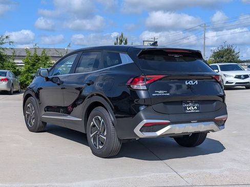 Used 2025 Kia Sportage LX FWD image 3