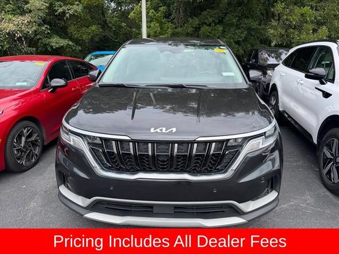 Used 2022 Kia Carnival EX FWD image 10