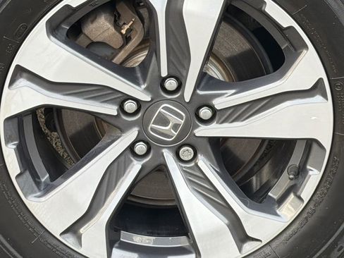 Used 2019 Honda CR-V LX image 6