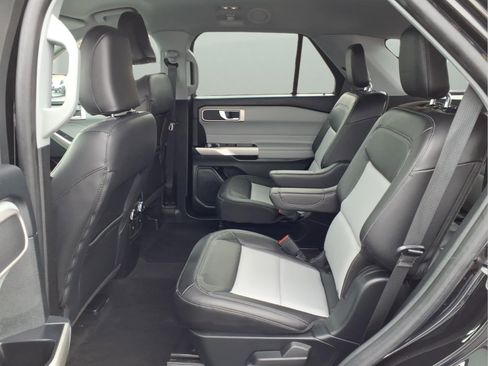 Used 2023 Ford Explorer XLT w/ Equipment Group 202A image 26