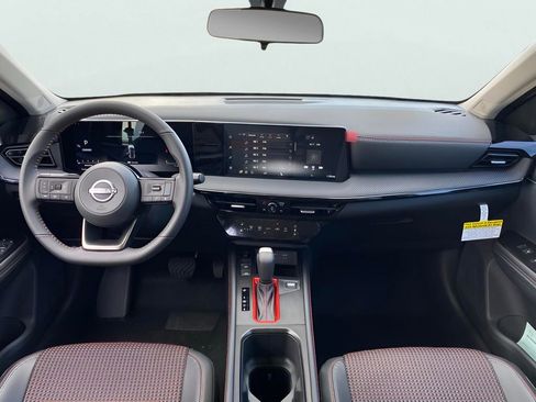 New 2026 Nissan Kicks SR FWD image 15