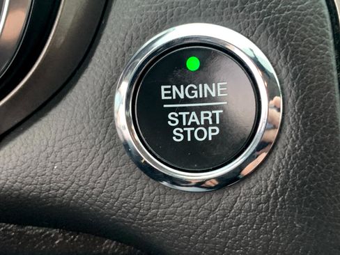 Used 2017 Ford Fusion SE w/ Fusion SE Technology Package image 24