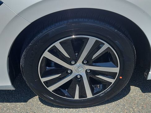 Used 2024 Honda Civic LX image 7