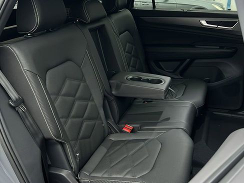 New 2026 Volkswagen Atlas Cross Sport SE image 14