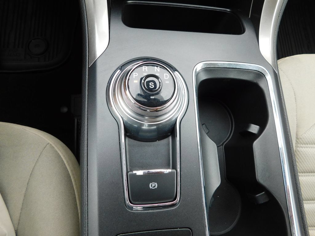 Used 2019 Ford Fusion SE FWD image 30