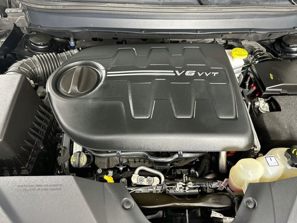 Used 2019 Jeep Cherokee Overland AWD/4WD image 39