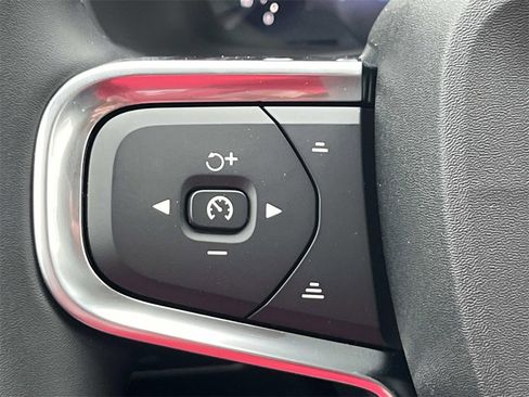 New 2026 Volvo XC40 B4 Core w/ Climate Package image 26