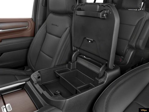 Used 2022 GMC Yukon Denali w/ Denali Ultimate Package image 12