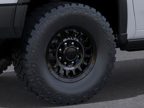 New 2026 GMC Sierra 2500 AT4X w/ AT4X AEV Edition AWD/4WD image 9