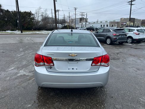 Used 2014 Chevrolet Cruze LT image 4