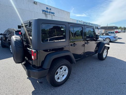 Used 2018 Jeep Wrangler Unlimited Sport w/ Connectivity Group AWD/4WD image 3