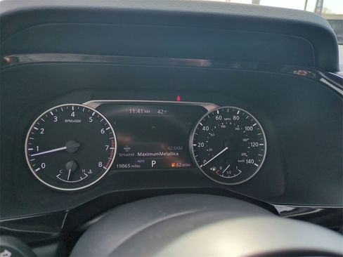 Used 2024 Nissan Pathfinder SV image 17