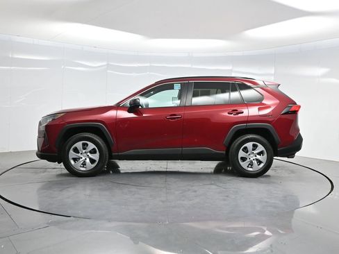 Used 2021 Toyota RAV4 LE w/ Carpet Mat Package (TMS) FWD image 31