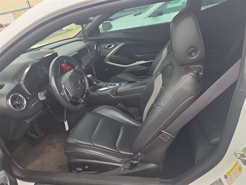 Used 2016 Chevrolet Camaro SS RWD image 6
