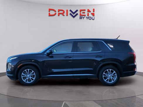 Used 2020 Hyundai Palisade SE image 2