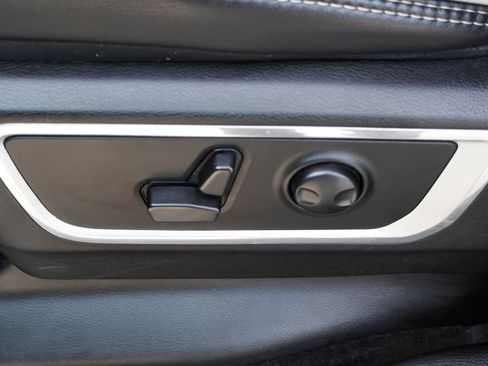 Used 2022 RAM 1500 Laramie AWD/4WD image 18