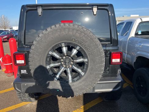 Used 2021 Jeep Wrangler Unlimited Sahara image 11