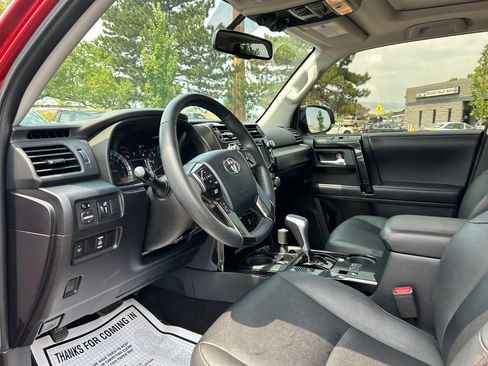 Used 2019 Toyota 4Runner TRD Off-Road Premium AWD/4WD image 23