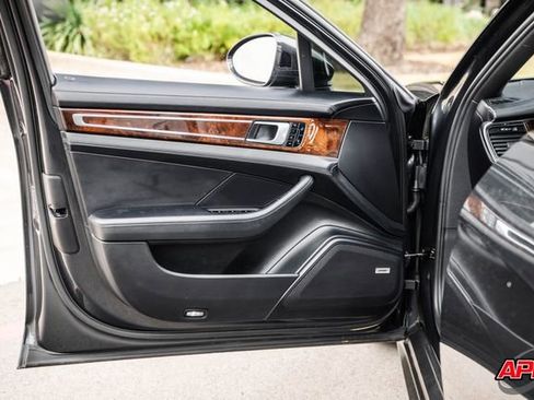 Used 2018 Porsche Panamera 4S image 69