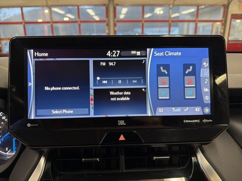 Used 2021 Toyota Venza Limited image 19