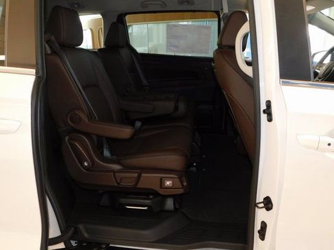 New 2026 Honda Odyssey Touring image 14