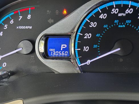 Used 2011 Toyota Sienna XLE FWD image 35
