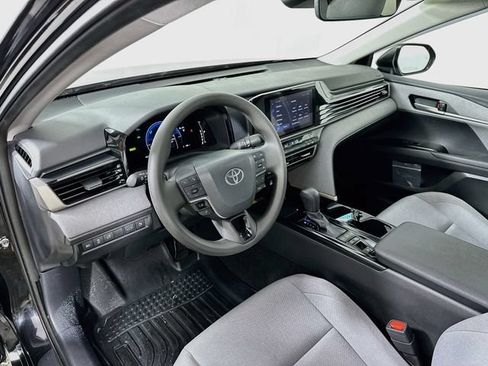 Used 2025 Toyota Camry LE w/ Convenience Package FWD image 17