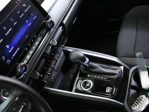 Used 2023 Chevrolet Colorado LT w/ LT Convenience Package AWD/4WD image 19