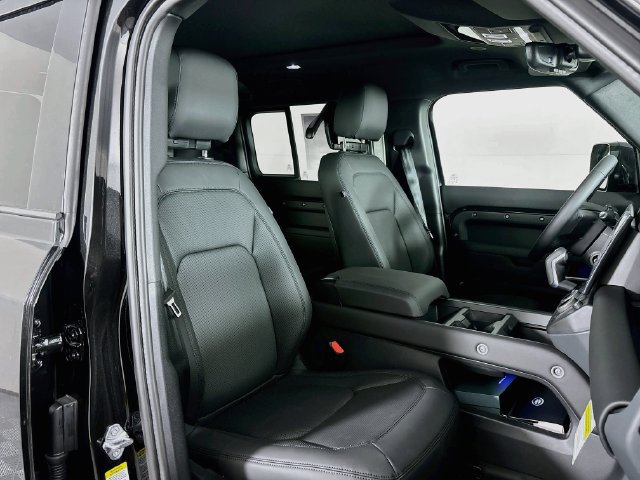 New 2026 Land Rover Defender 110 X-Dynamic SE AWD/4WD image 22