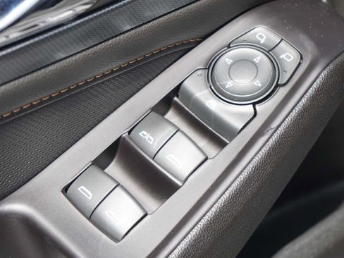 Used 2020 Chevrolet Traverse Premier w/ Redline Edition FWD image 17