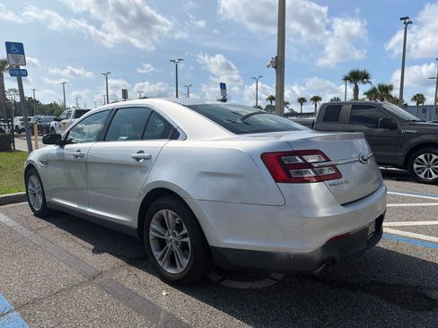 Used 2013 Ford Taurus SEL FWD image 4