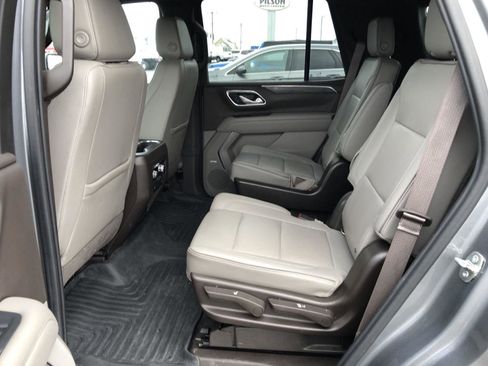 Used 2021 GMC Yukon SLT w/ SLT Premium Package image 18