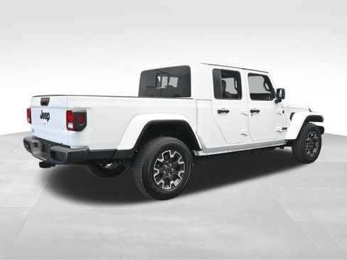 Used 2024 Jeep Gladiator Sport w/ Premium Package image 6