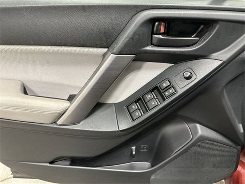 Used 2016 Subaru Forester 2.5i Premium w/ All-Weather Package image 15