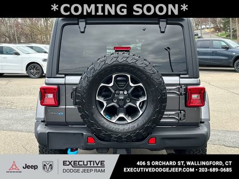 Used 2022 Jeep Wrangler Unlimited Rubicon 4xe AWD/4WD image 3