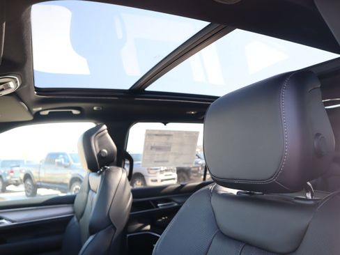 New 2026 Jeep Grand Wagoneer Limited AWD/4WD image 17