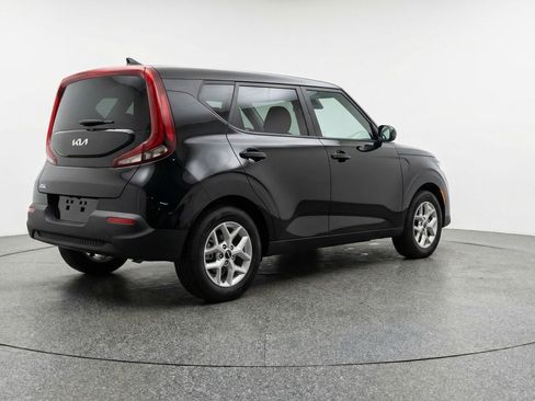 Used 2025 Kia Soul LX w/ LX Technology Package FWD image 9