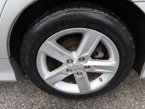 Used 2012 Toyota Camry SE FWD image 32