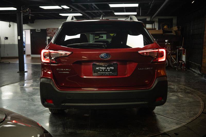 Used 2025 Subaru Outback Premium AWD/4WD image 6