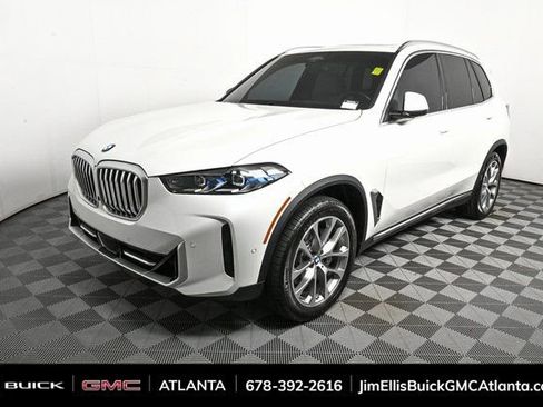 Used 2024 BMW X5 xDrive40i w/ Premium Package image 32