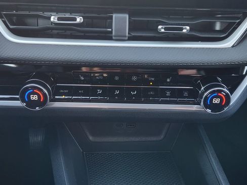 New 2026 Chevrolet Equinox LT w/ Convenience Package II image 20