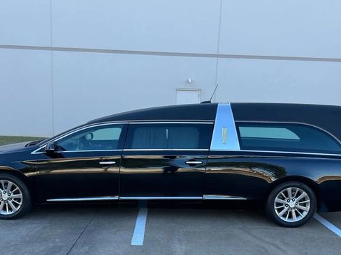 Used 2017 Cadillac XTS Sedan 4D image 1