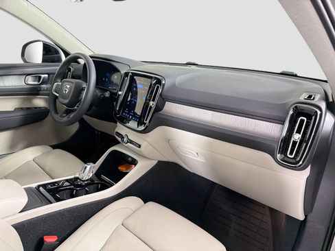 Certified 2023 Volvo XC40 B5 Plus w/ Driver Assist Package image 29