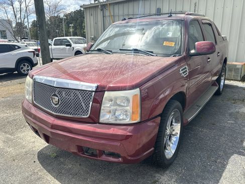 Used 2005 Cadillac Escalade EXT image 3