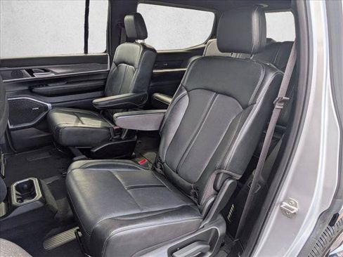Used 2023 Jeep Wagoneer Series II w/ Premium Group I AWD/4WD image 19