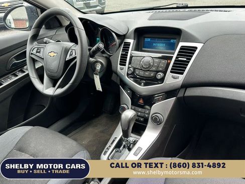 Used 2015 Chevrolet Cruze LT FWD image 9