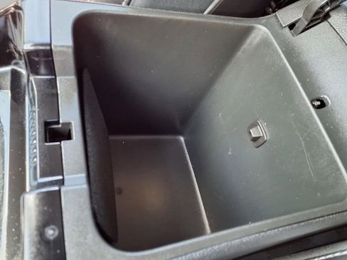 Used 2023 Jeep Grand Cherokee L Limited w/ Luxury Tech Group II image 12