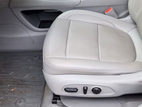 Used 2020 GMC Acadia SLT image 8