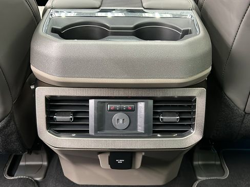 Used 2026 Ford F450 Platinum w/ Platinum Plus Package image 40