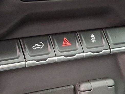 Used 2020 Chevrolet Silverado 1500 Custom w/ Custom Value Package image 27